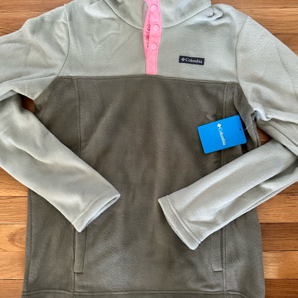 Columbia Girls Steens Mountain Quarter Snap - new with tags